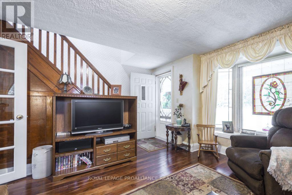 












11438 C LOYALIST PARKWAY N

,
Prince Edward County (North Marysburg Ward),




Ontario
K0K2T0

