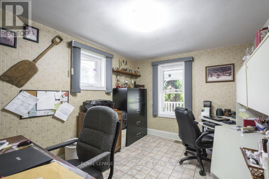 












11438 C LOYALIST PARKWAY N

,
Prince Edward County (North Marysburg Ward),




Ontario
K0K2T0

