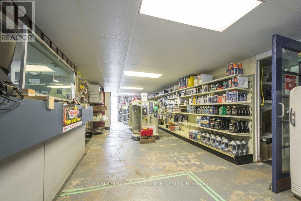 












11438 C LOYALIST PARKWAY N

,
Prince Edward County (North Marysburg Ward),




Ontario
K0K2T0

