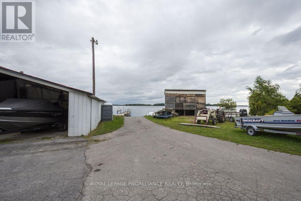 












11438 C LOYALIST PARKWAY N

,
Prince Edward County (North Marysburg Ward),




Ontario
K0K2T0

