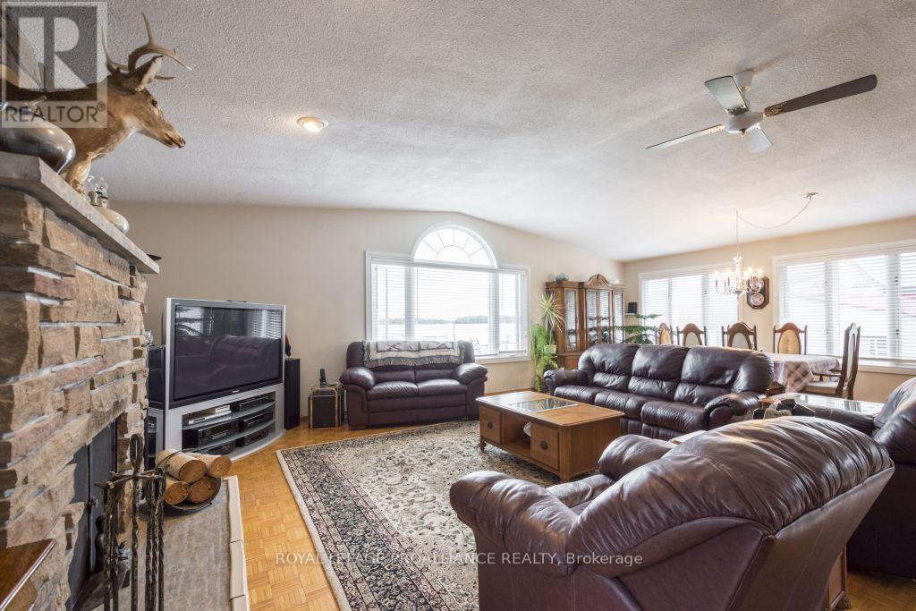 












11438 C LOYALIST PARKWAY N

,
Prince Edward County (North Marysburg Ward),




Ontario
K0K2T0

