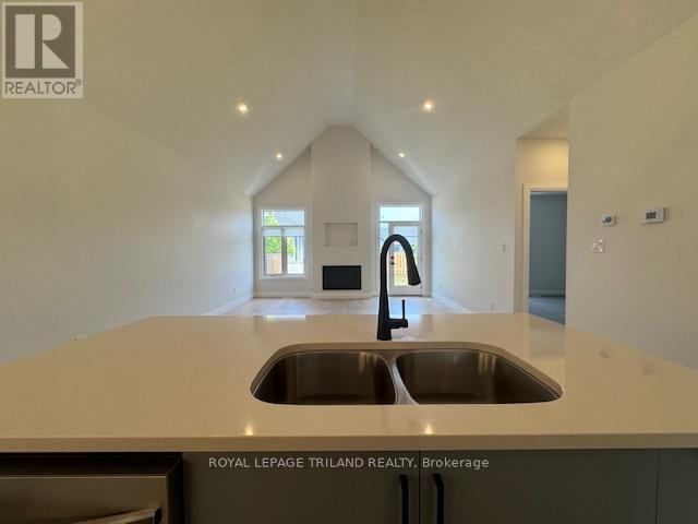












49 - 63 COMPASS TRAIL

,
Central Elgin (Port Stanley),




Ontario
N5L0B4

