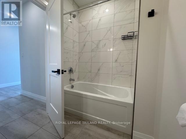 












49 - 63 COMPASS TRAIL

,
Central Elgin (Port Stanley),




Ontario
N5L0B4

