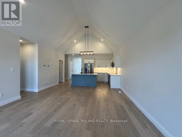 












49 - 63 COMPASS TRAIL

,
Central Elgin (Port Stanley),




Ontario
N5L0B4

