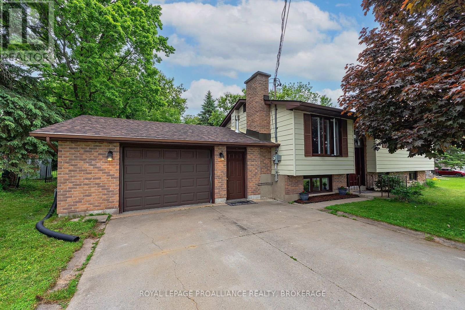 












1252 LASHFORD STREET

,
Kingston (South of Taylor-Kidd Blvd),




Ontario
K7M5J3

