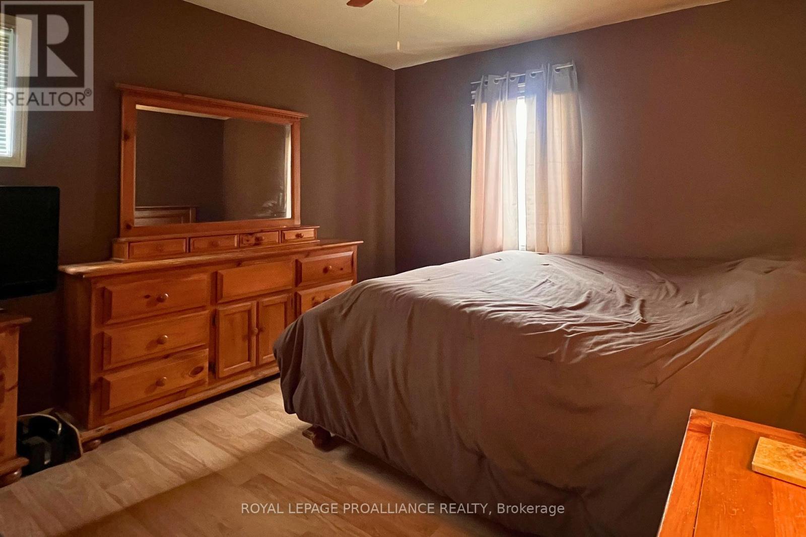 












6 THIRD STREET

,
Belleville (Belleville Ward),




Ontario
K8N4R8

