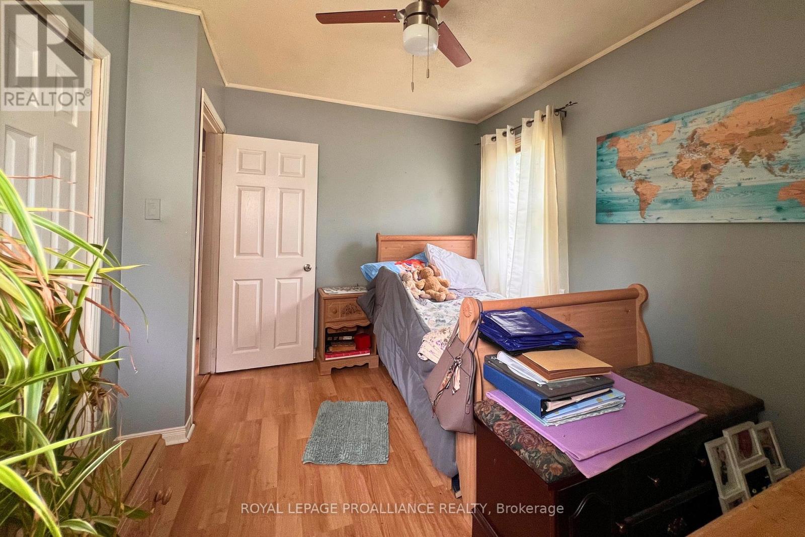 












6 THIRD STREET

,
Belleville (Belleville Ward),




Ontario
K8N4R8

