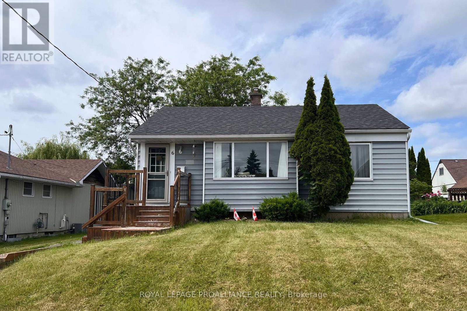 












6 THIRD STREET

,
Belleville (Belleville Ward),




Ontario
K8N4R8

