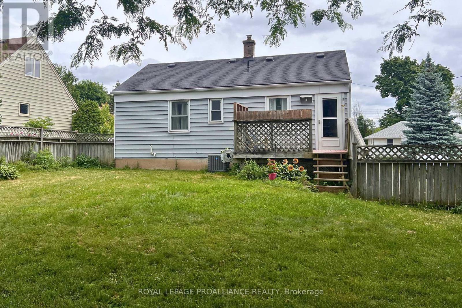 












6 THIRD STREET

,
Belleville (Belleville Ward),




Ontario
K8N4R8

