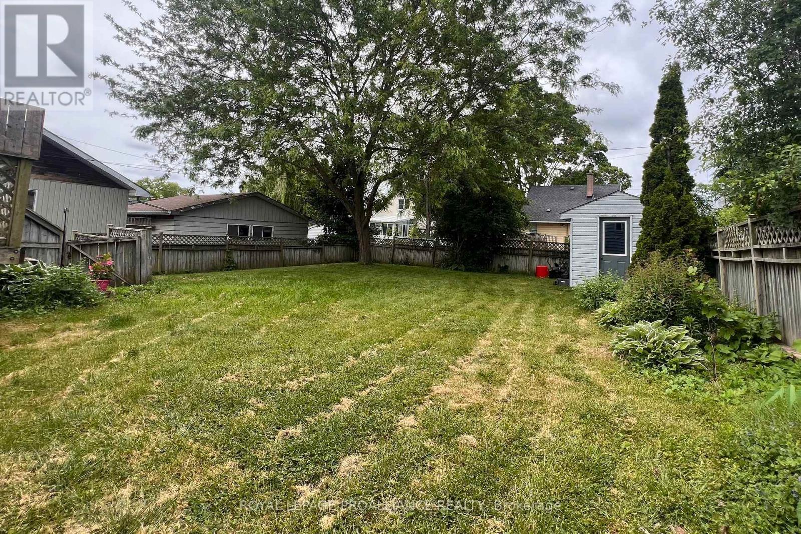 












6 THIRD STREET

,
Belleville (Belleville Ward),




Ontario
K8N4R8

