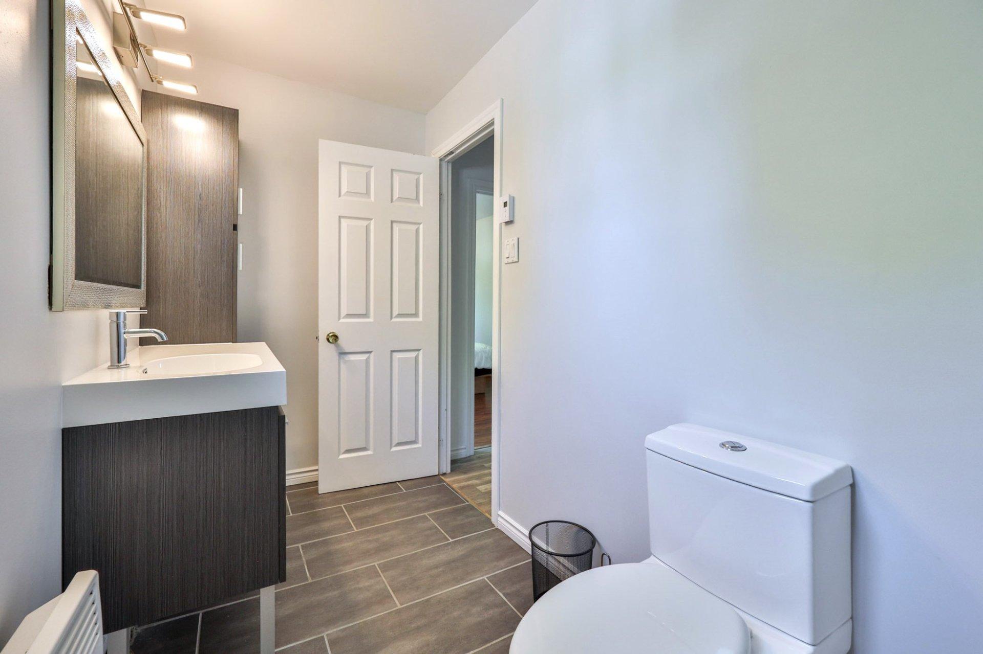 









183


Rue Montcalm

,
Maniwaki,




QC
J9E1T7

