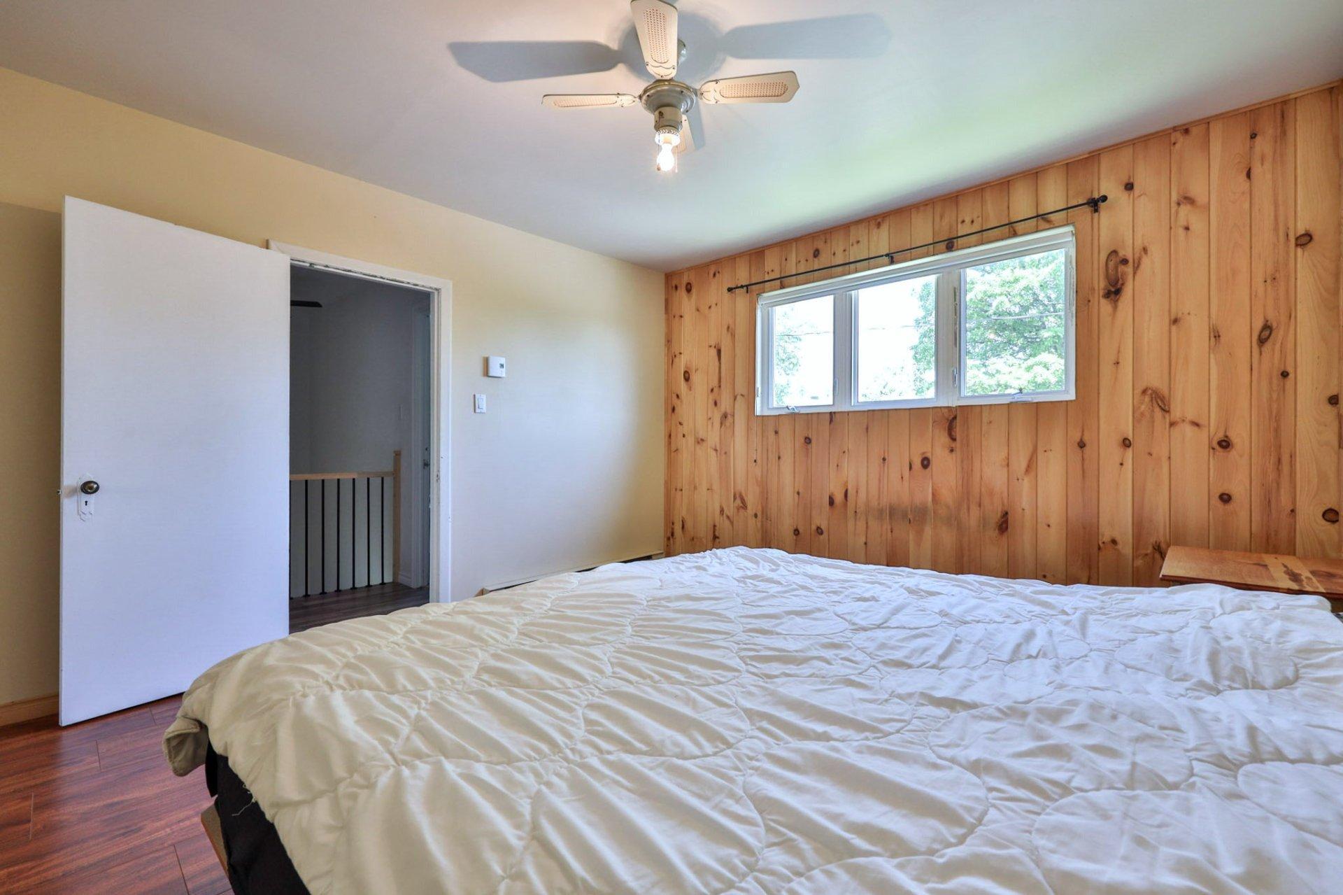 









183


Rue Montcalm

,
Maniwaki,




QC
J9E1T7

