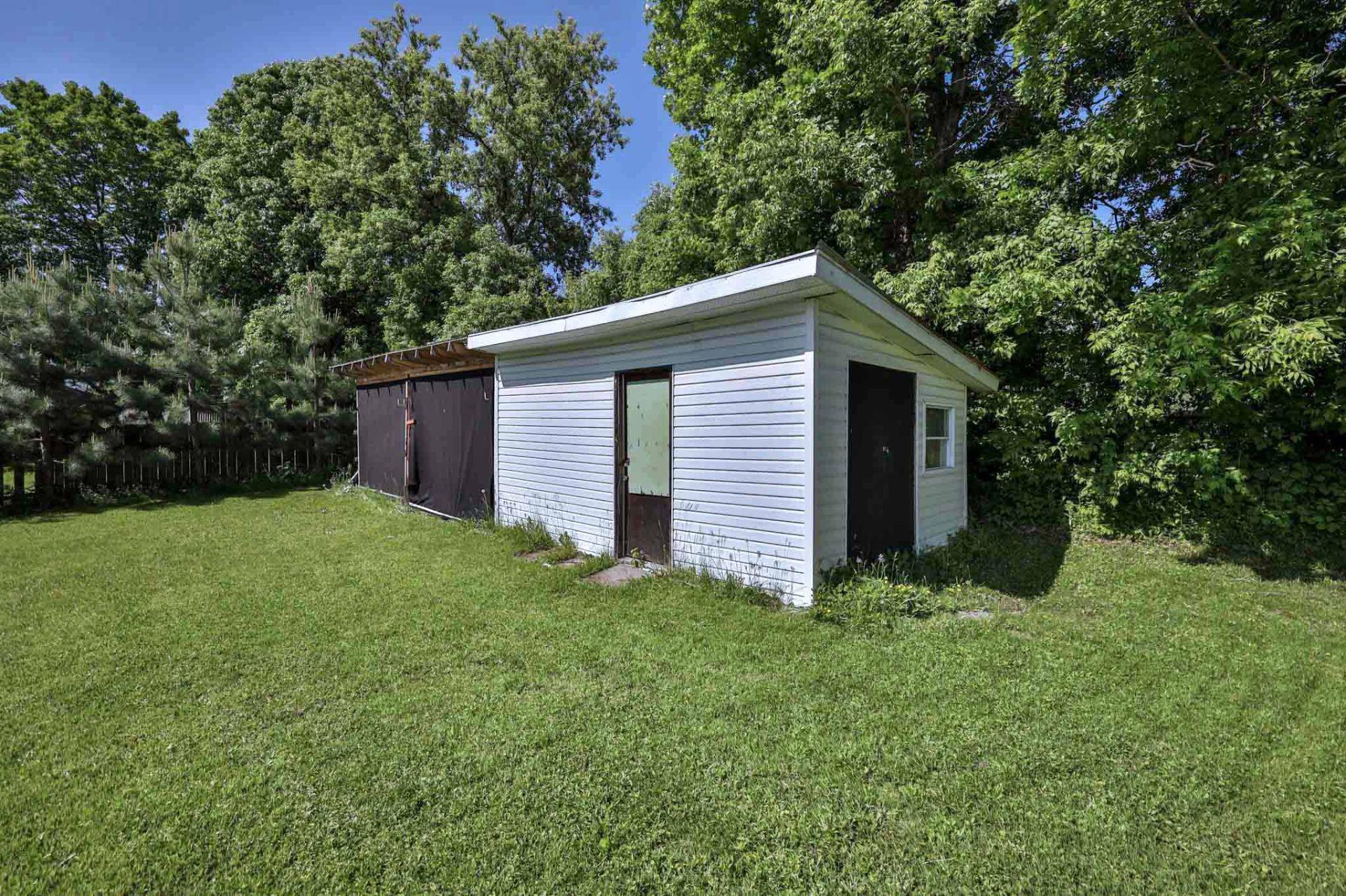 









183


Rue Montcalm

,
Maniwaki,




QC
J9E1T7

