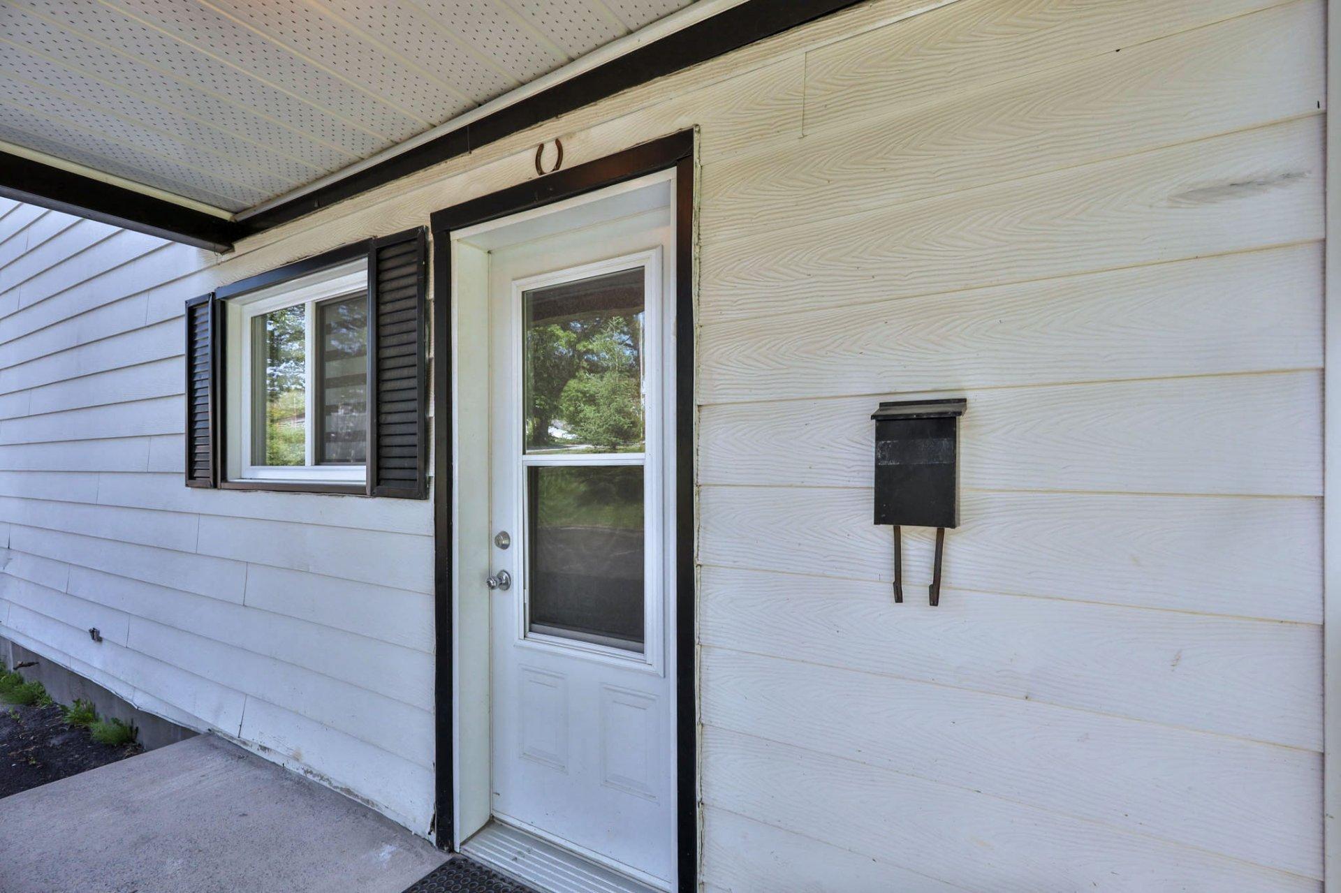 









183


Rue Montcalm

,
Maniwaki,




QC
J9E1T7

