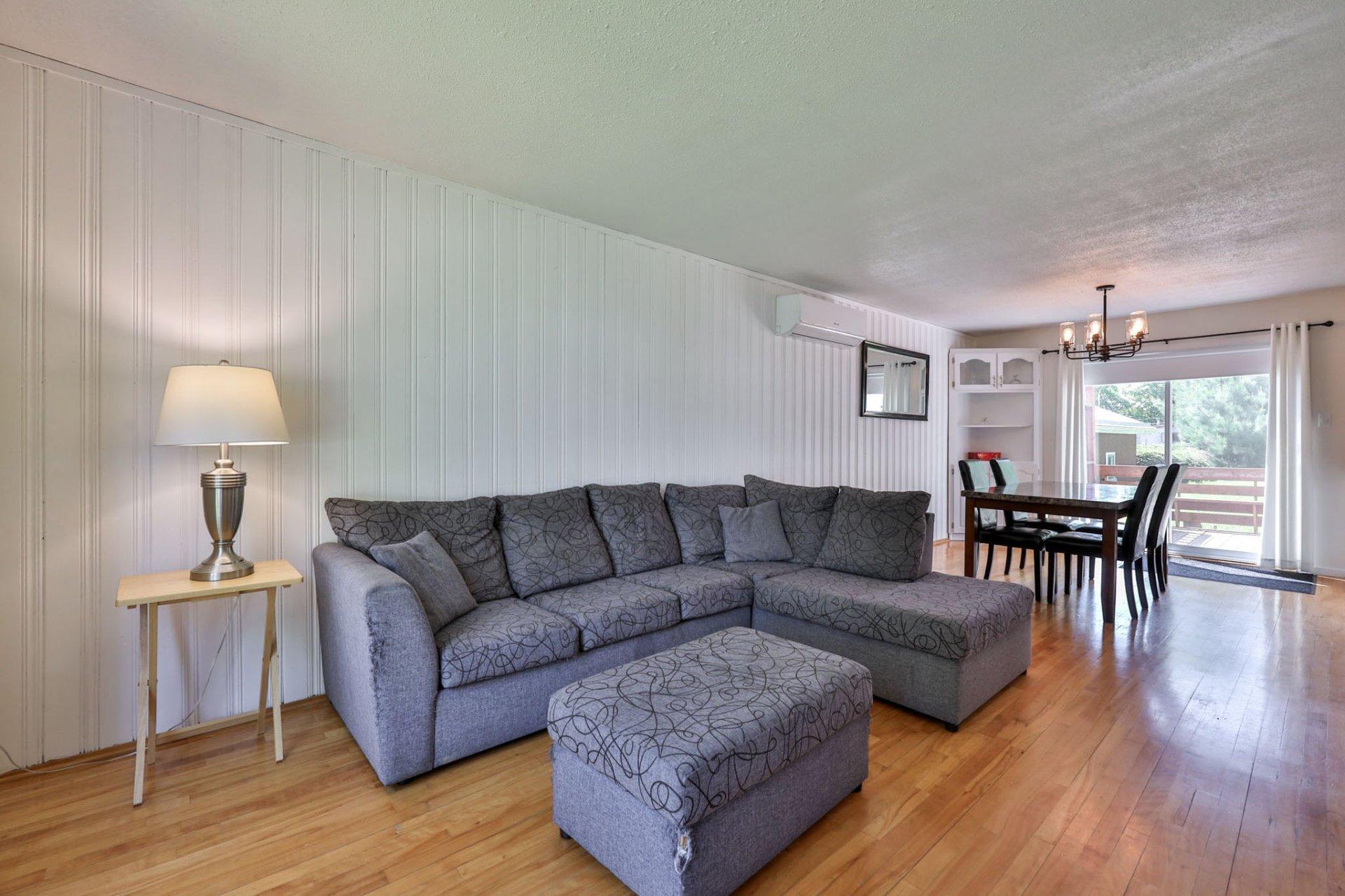 









183


Rue Montcalm

,
Maniwaki,




QC
J9E1T7

