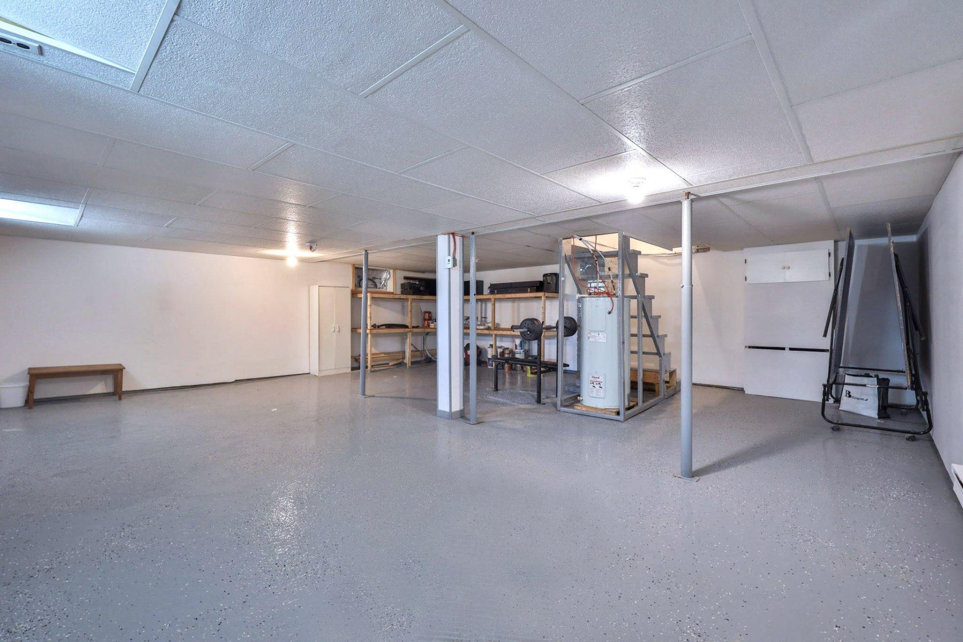 









183


Rue Montcalm

,
Maniwaki,




QC
J9E1T7

