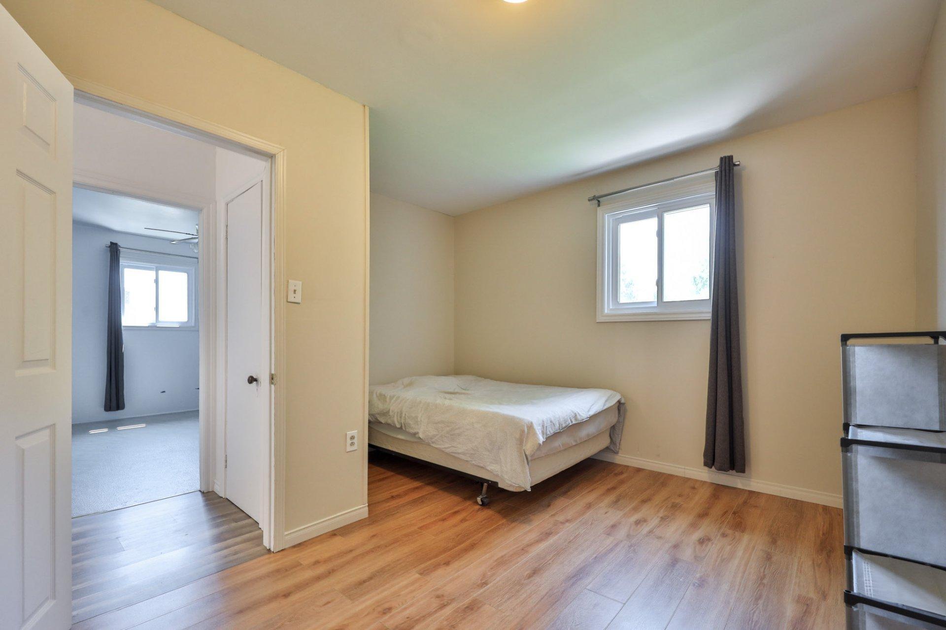 









183


Rue Montcalm

,
Maniwaki,




QC
J9E1T7

