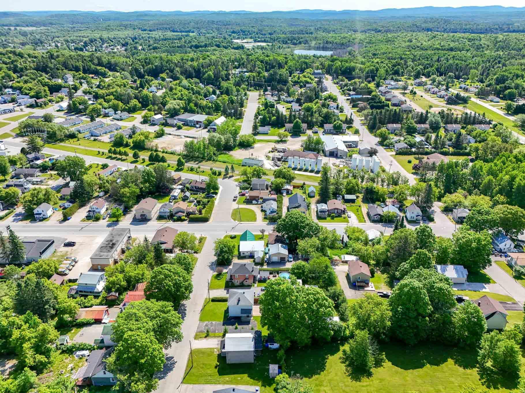 









183


Rue Montcalm

,
Maniwaki,




QC
J9E1T7

