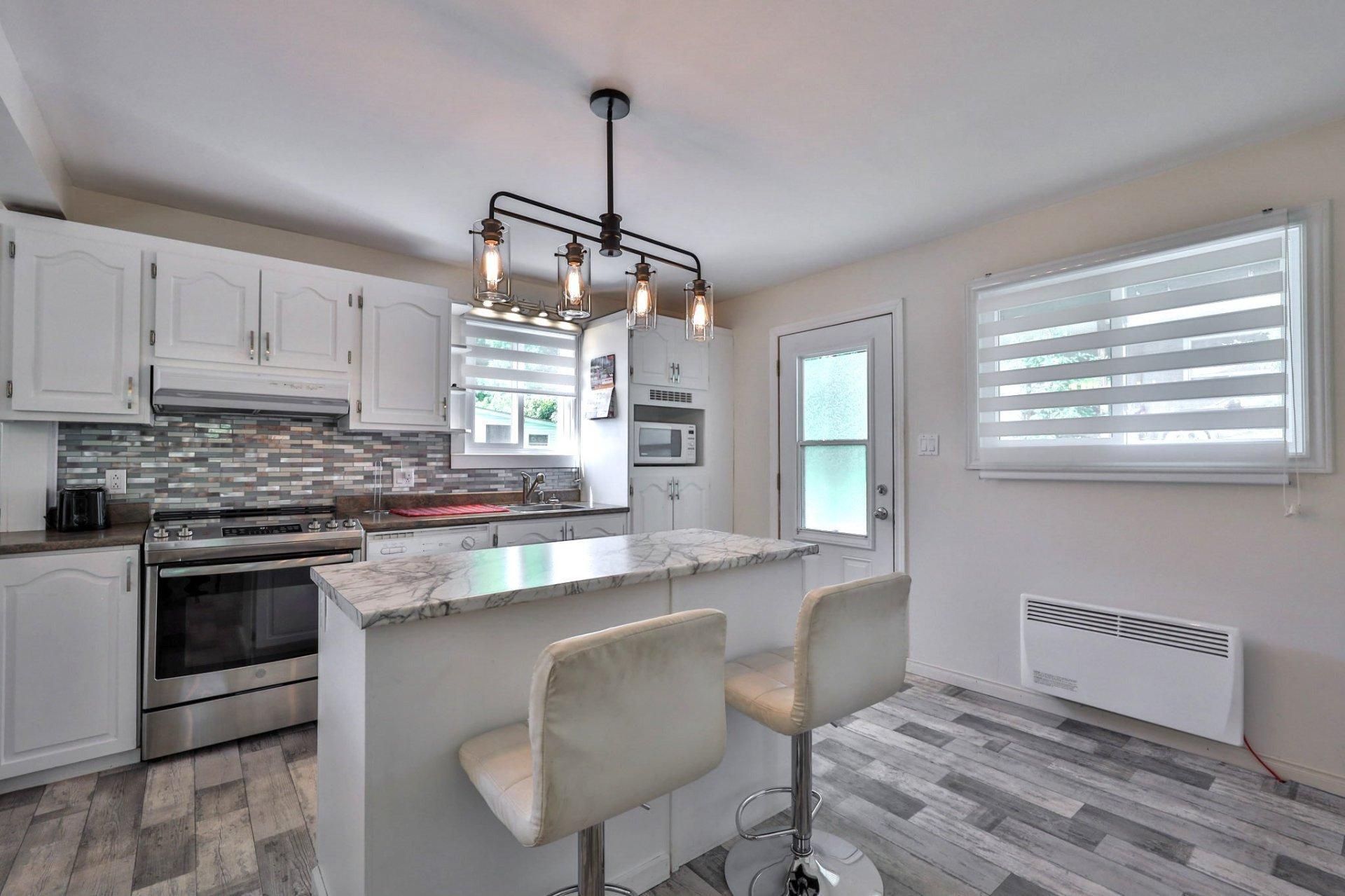 









183


Rue Montcalm

,
Maniwaki,




QC
J9E1T7

