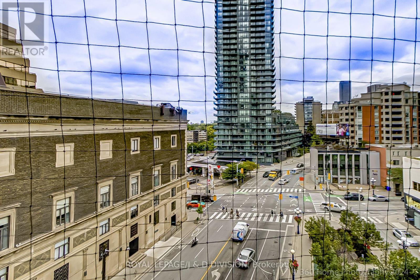 












702 - 8 SCOLLARD STREET

,
Toronto,




Ontario
M5R1M2

