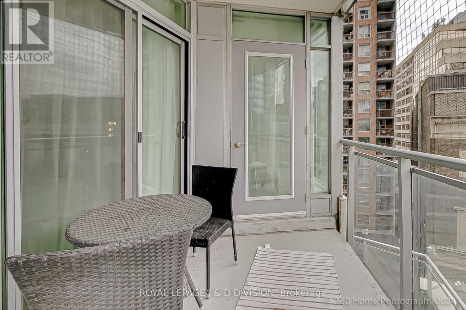 












702 - 8 SCOLLARD STREET

,
Toronto,




Ontario
M5R1M2

