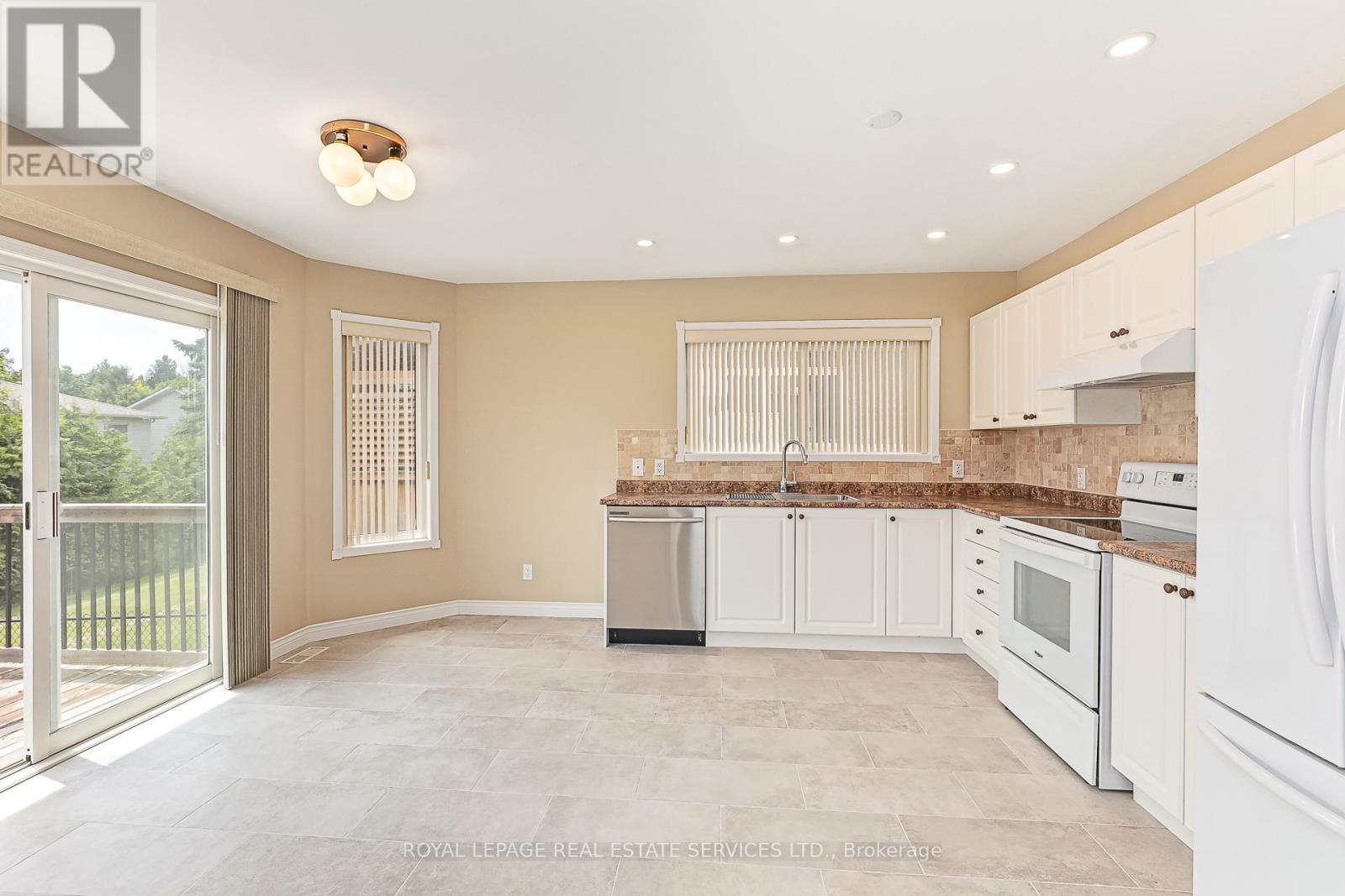 












36 TELFER ROAD

,
Collingwood,




Ontario
L9Y5H5

