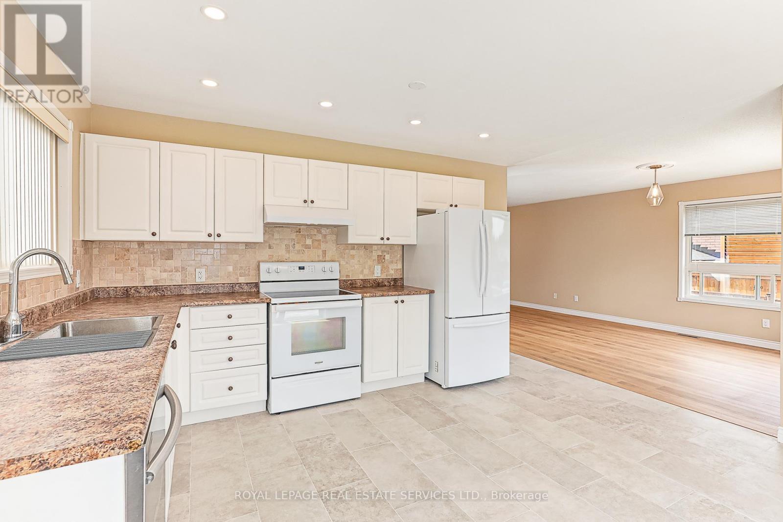 












36 TELFER ROAD

,
Collingwood,




Ontario
L9Y5H5

