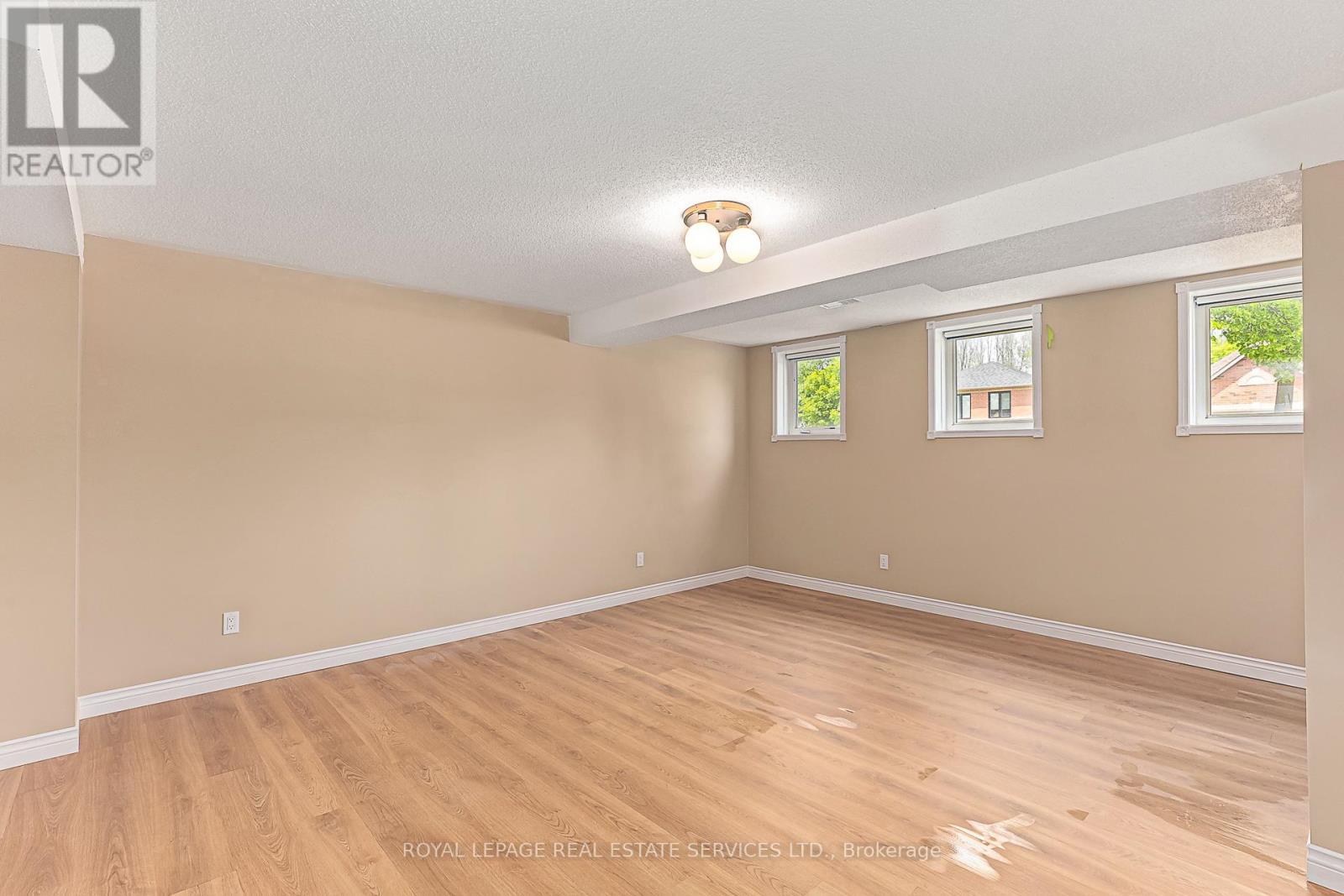 












36 TELFER ROAD

,
Collingwood,




Ontario
L9Y5H5

