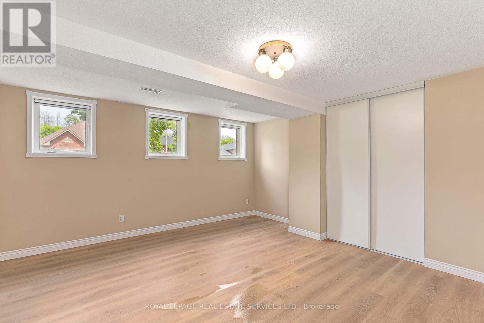 












36 TELFER ROAD

,
Collingwood,




Ontario
L9Y5H5

