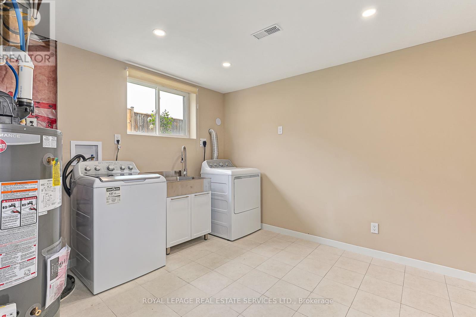 












36 TELFER ROAD

,
Collingwood,




Ontario
L9Y5H5


