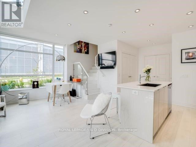












WL08 - 80 MARINE PARADE DRIVE

,
Toronto,




Ontario
M8V0A3

