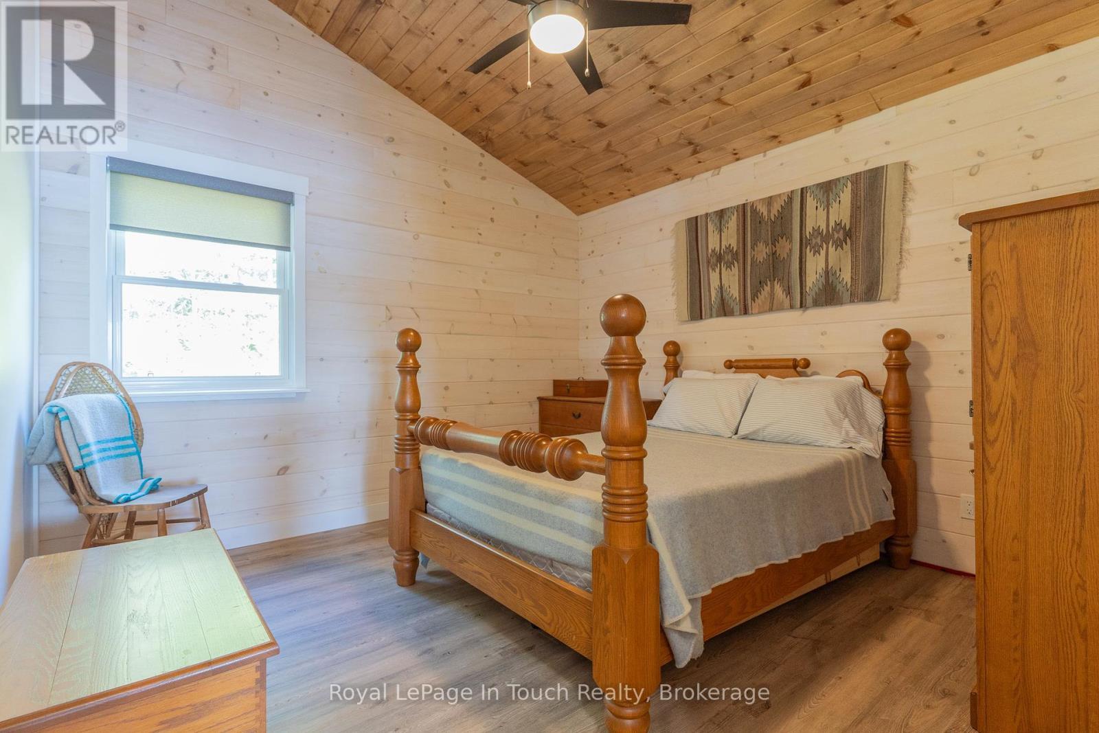 












6980 ISLAND 1810

,
Georgian Bay (Gibson),




Ontario
P0E1E0

