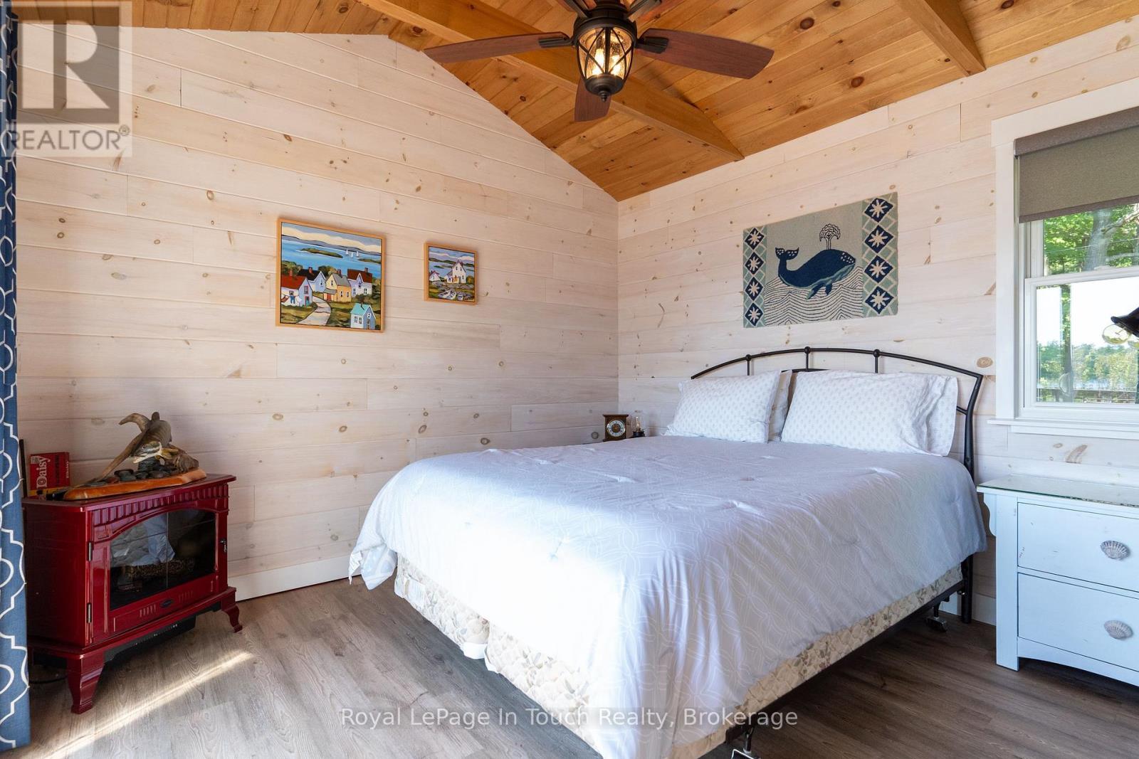 












6980 ISLAND 1810

,
Georgian Bay (Gibson),




Ontario
P0E1E0

