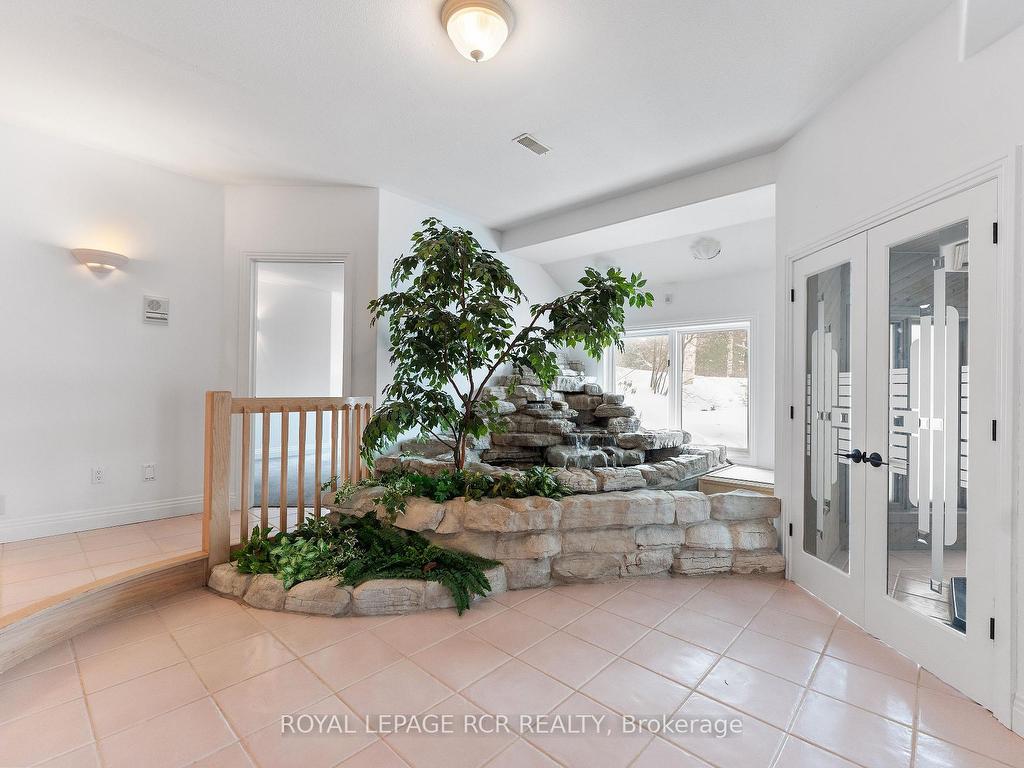 









101089


10th

Side Road,
East Garafraxa,




ON
L9W 7J9


