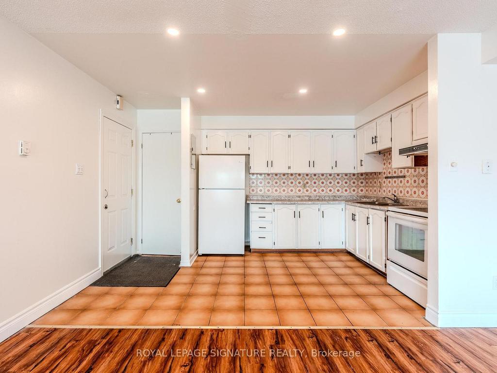 









1541


Dundas

Street West, B,
Toronto,




ON
M6K 1T6

