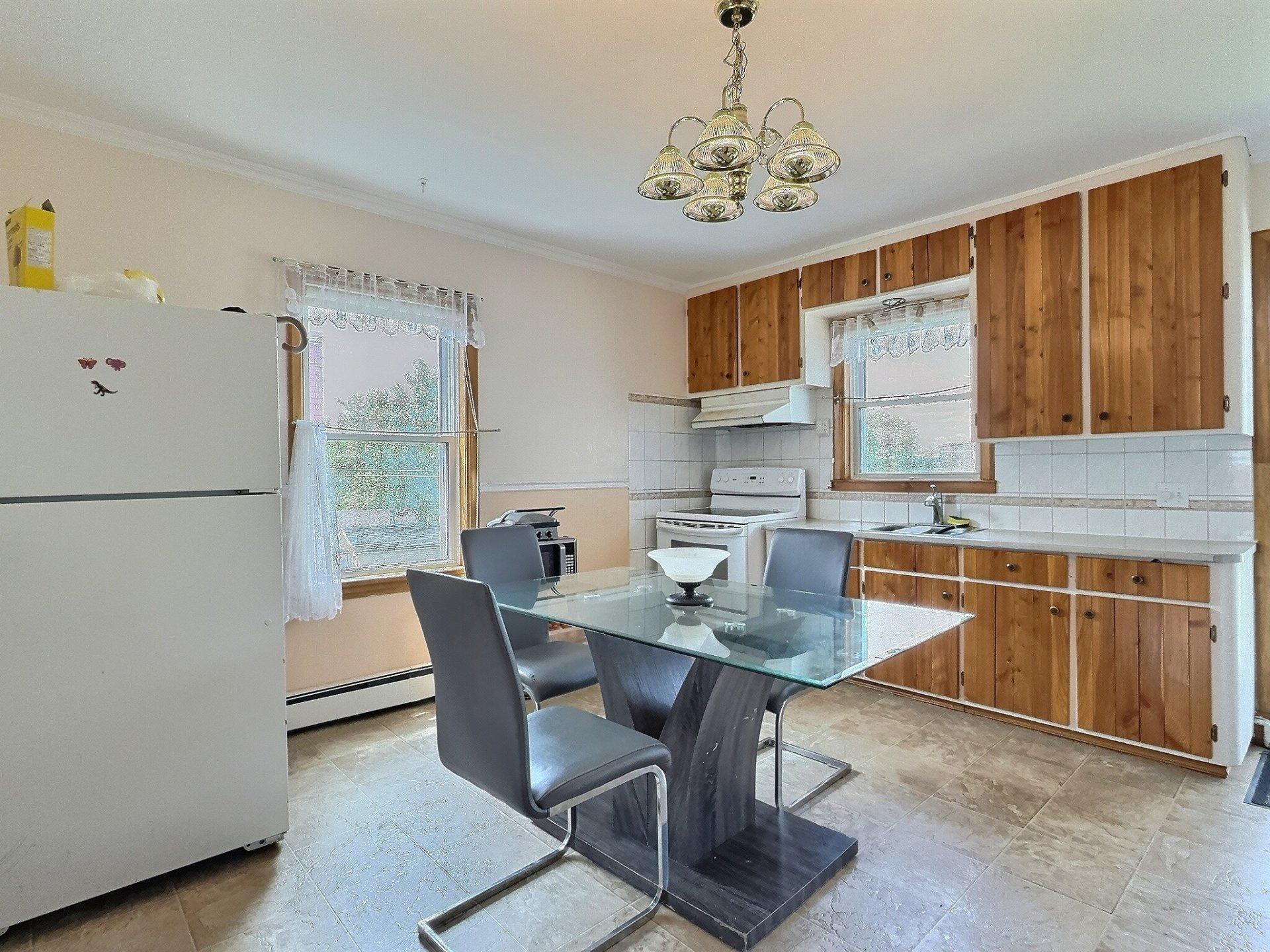 









127

 - 129


9e Avenue N.

,
Sherbrooke (Fleurimont),




QC
J1E2S8

