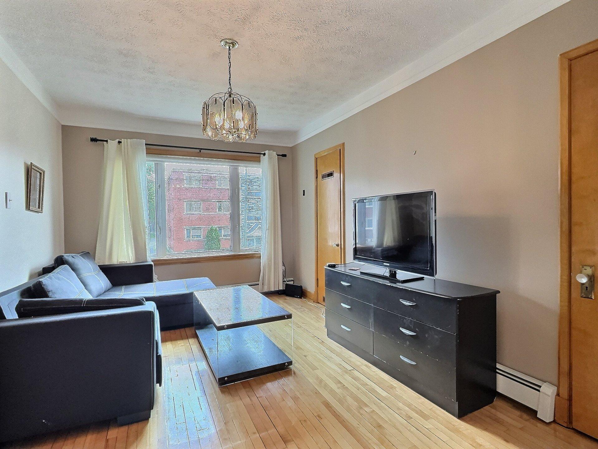 









127

 - 129


9e Avenue N.

,
Sherbrooke (Fleurimont),




QC
J1E2S8

