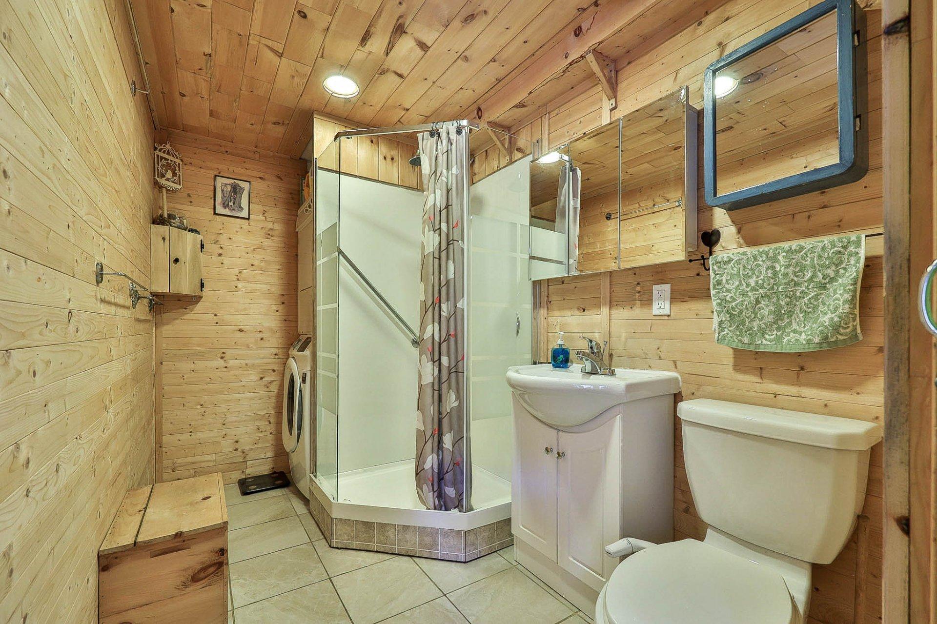 









310


Rue Champlain

,
Maniwaki,




QC
J9E1L9

