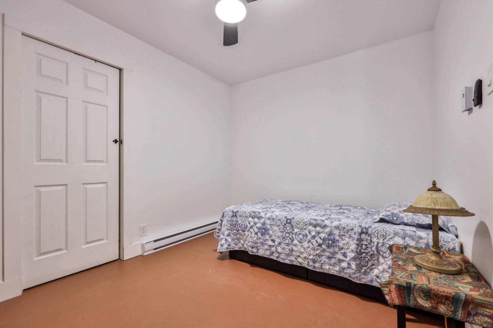 









310


Rue Champlain

,
Maniwaki,




QC
J9E1L9


