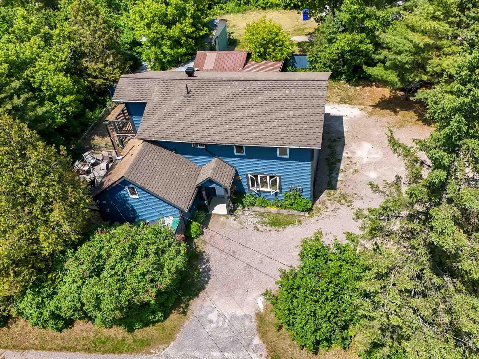 









310


Rue Champlain

,
Maniwaki,




QC
J9E1L9

