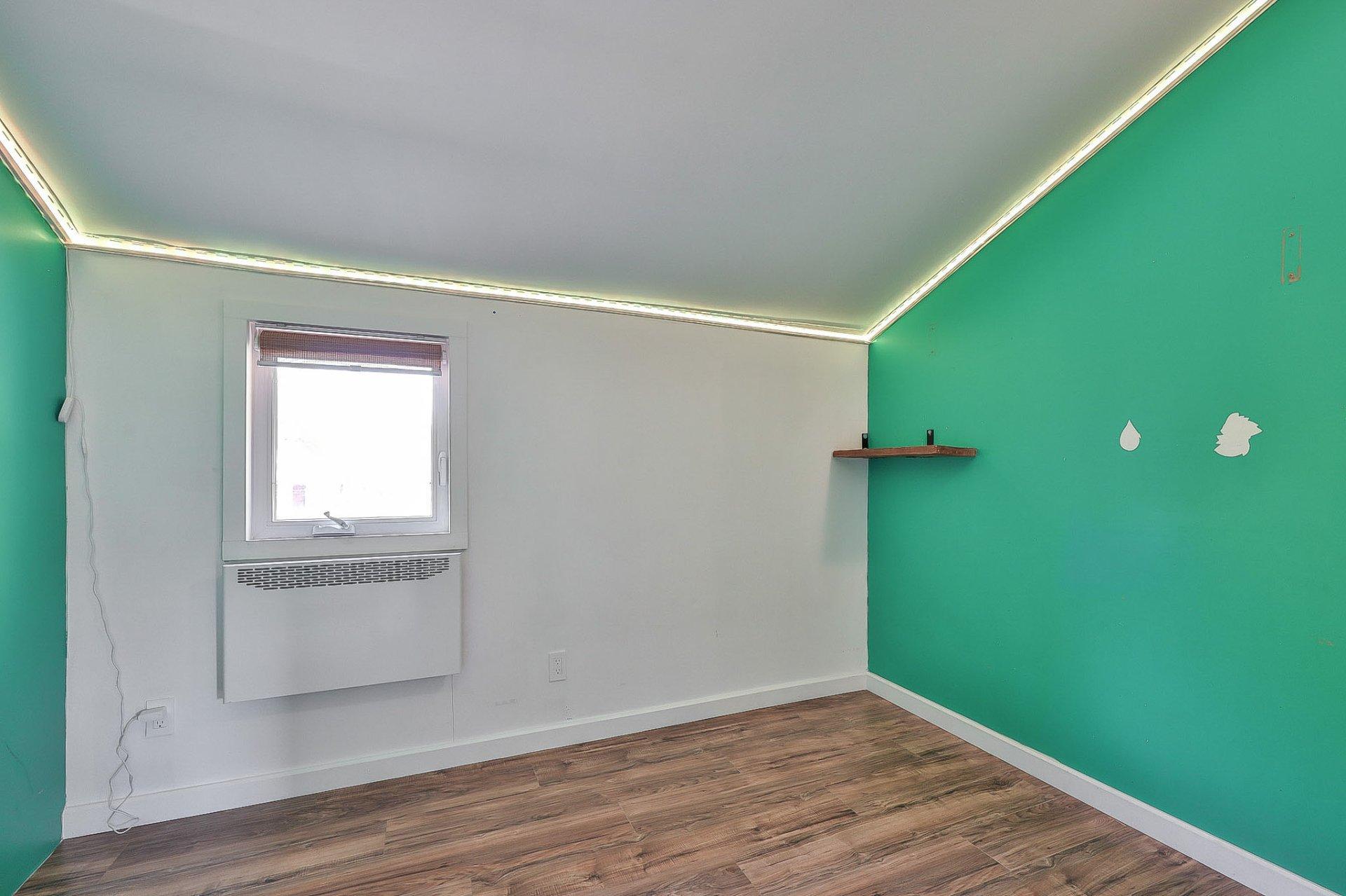 









310


Rue Champlain

,
Maniwaki,




QC
J9E1L9

