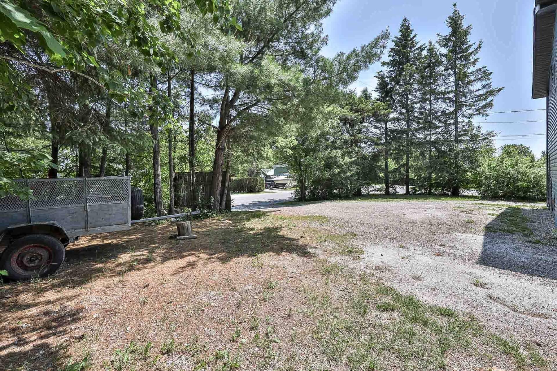 









310


Rue Champlain

,
Maniwaki,




QC
J9E1L9

