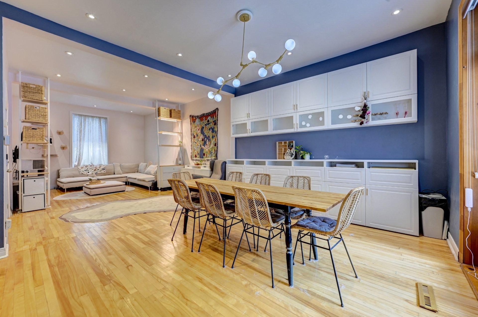 









1652

 - 1654


Rue St-André

,
Montréal (Ville-Marie),




QC
H2L3T6

