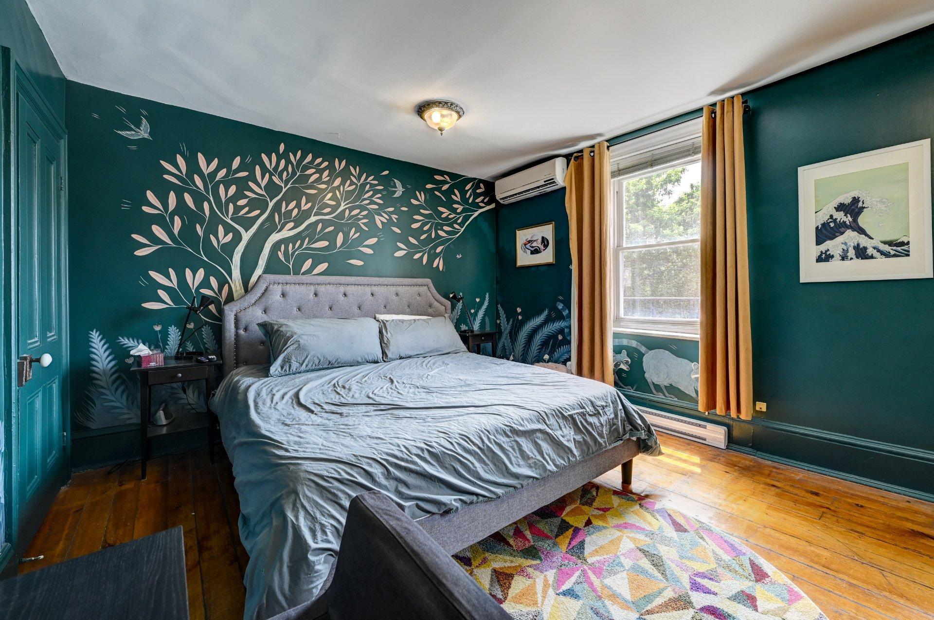 









1652

 - 1654


Rue St-André

,
Montréal (Ville-Marie),




QC
H2L3T6

