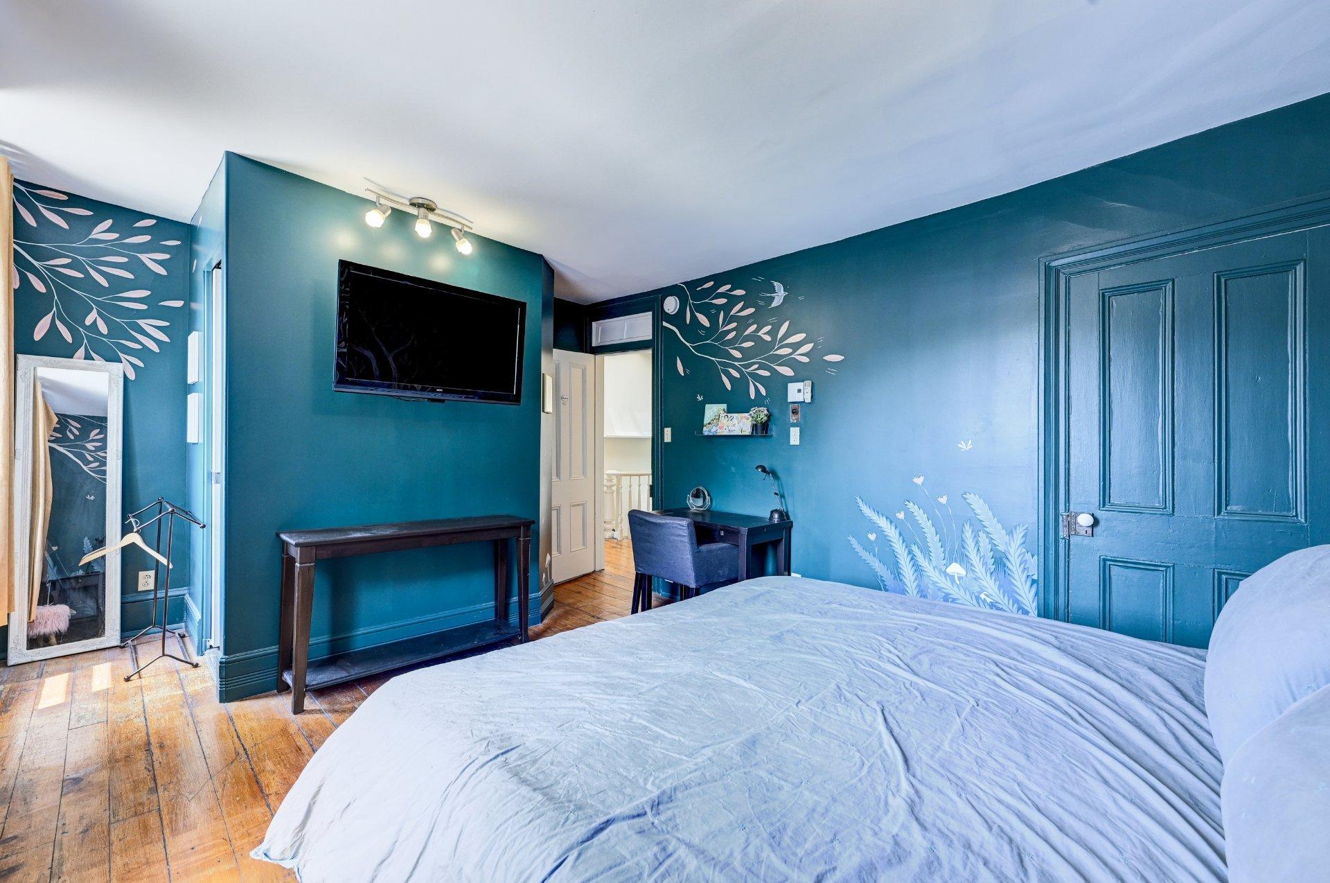 









1652

 - 1654


Rue St-André

,
Montréal (Ville-Marie),




QC
H2L3T6


