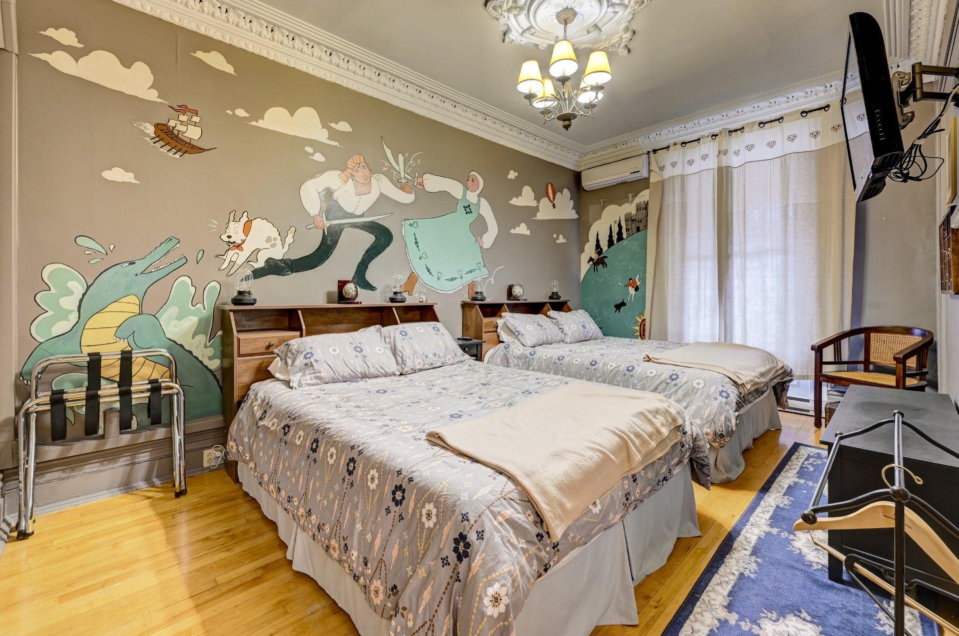 









1652

 - 1654


Rue St-André

,
Montréal (Ville-Marie),




QC
H2L3T6


