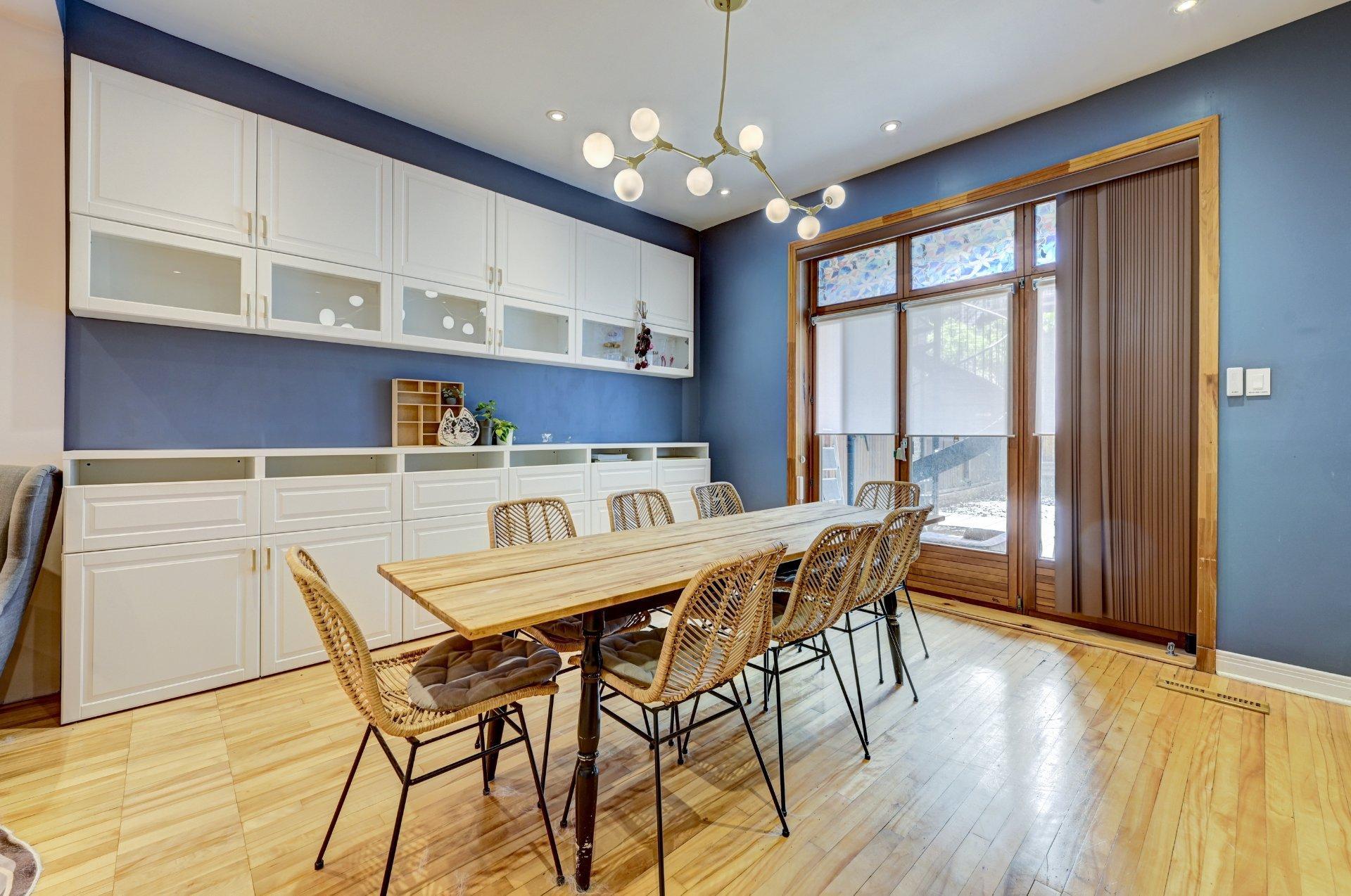 









1652

 - 1654


Rue St-André

,
Montréal (Ville-Marie),




QC
H2L3T6

