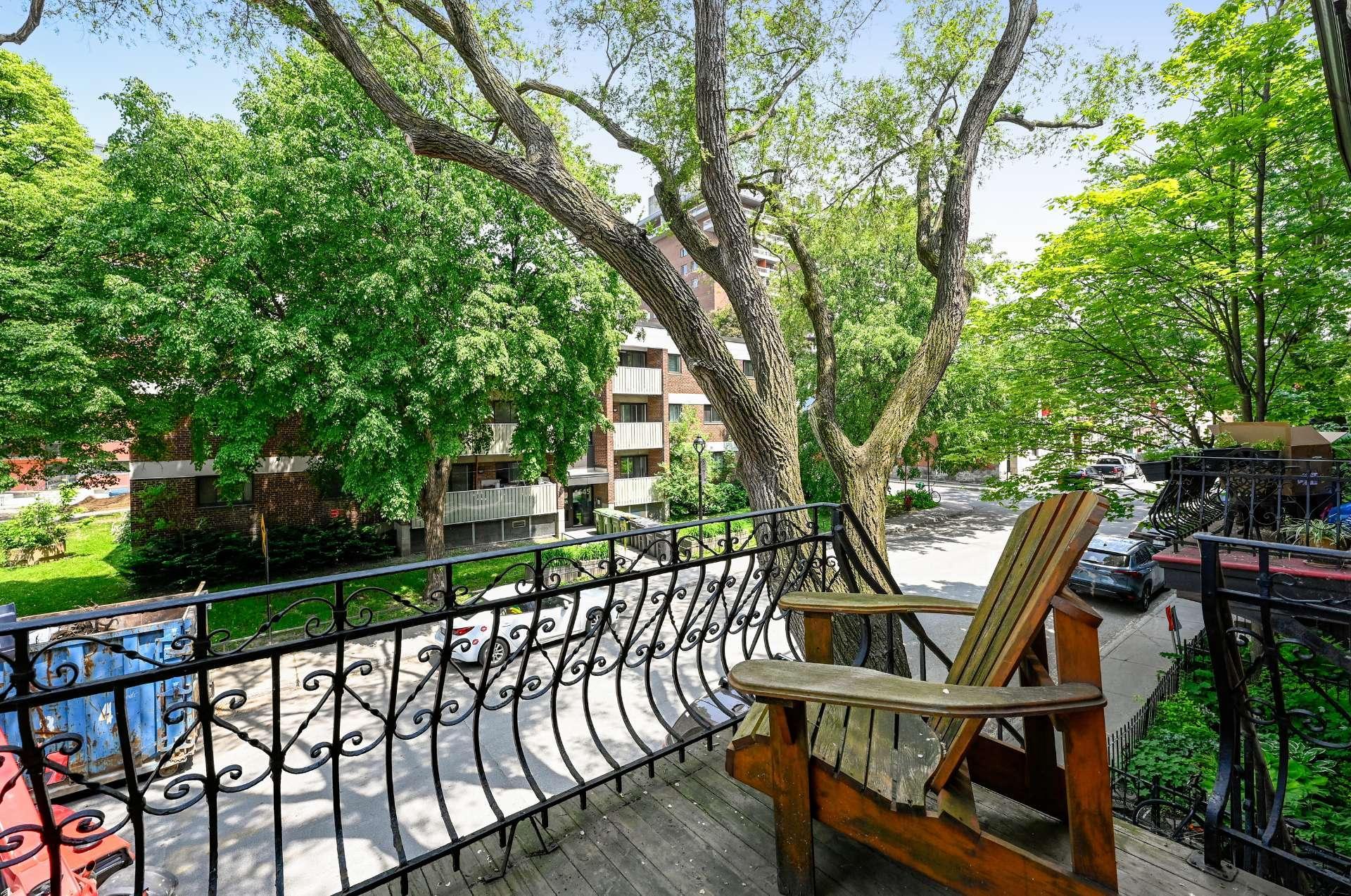 









1652

 - 1654


Rue St-André

,
Montréal (Ville-Marie),




QC
H2L3T6

