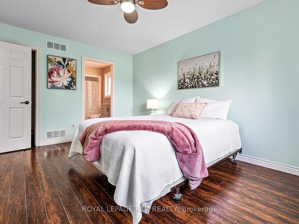 









933


Greenwood

Crescent,
Shelburne,




ON
L9W 2Y9

