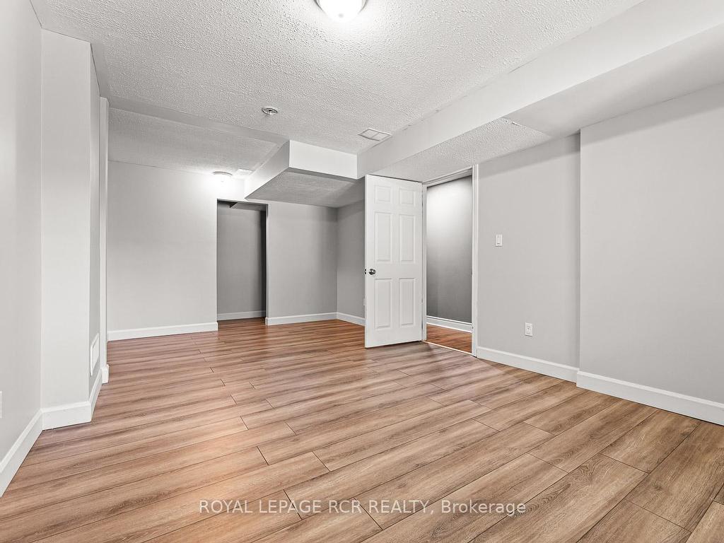 









933


Greenwood

Crescent,
Shelburne,




ON
L9W 2Y9

